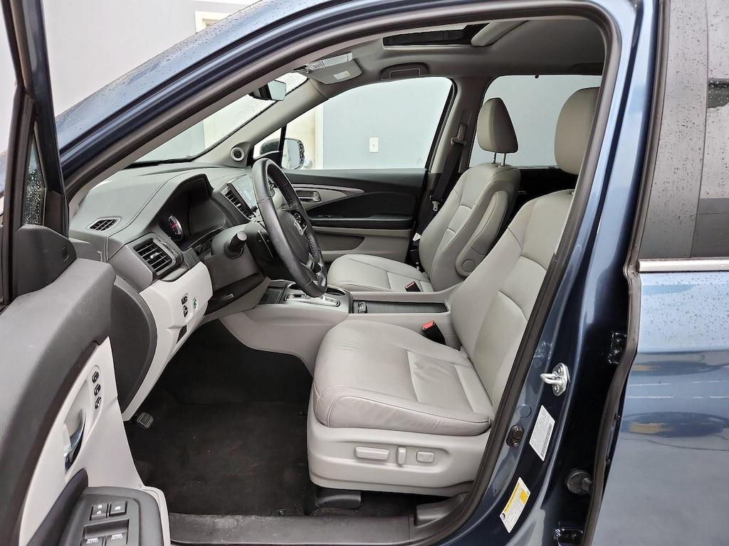 used 2022 Honda Pilot car, priced at $33,998