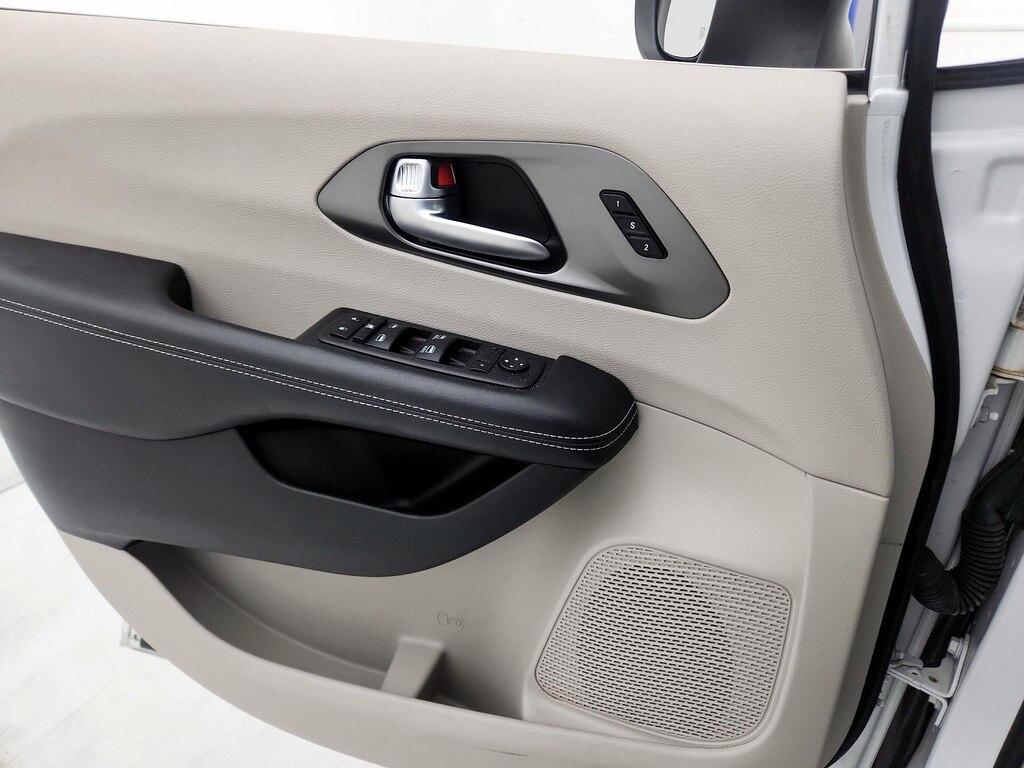 used 2023 Chrysler Pacifica car, priced at $24,998