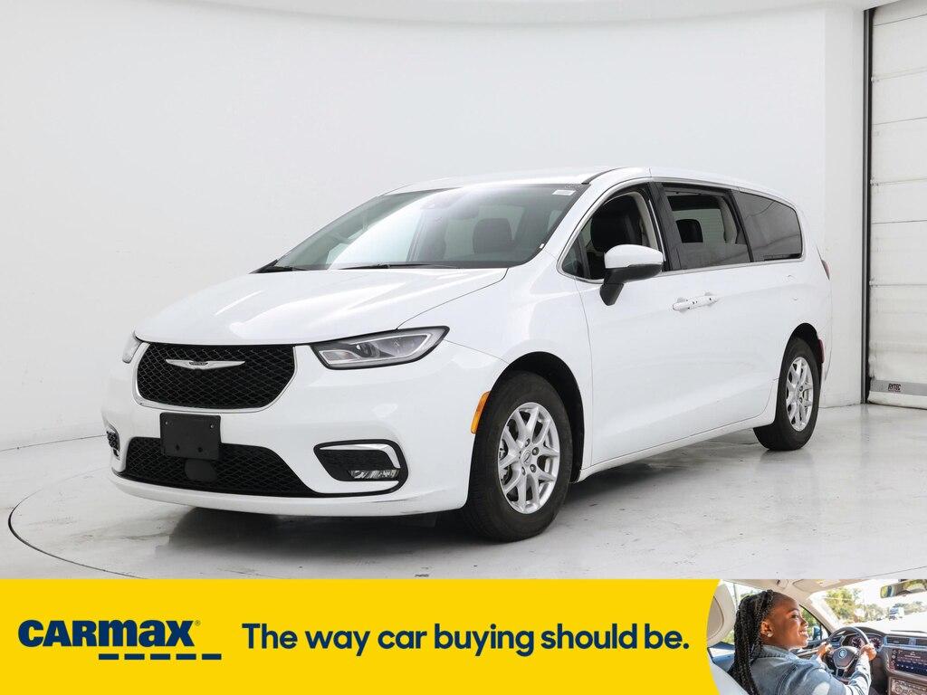 used 2023 Chrysler Pacifica car, priced at $24,998