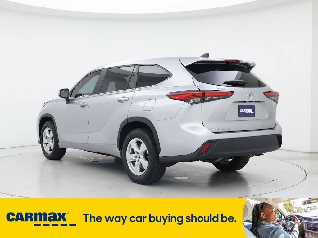 used 2023 Toyota Highlander car, priced at $32,998