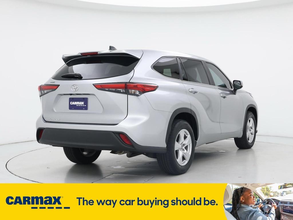 used 2023 Toyota Highlander car, priced at $32,998