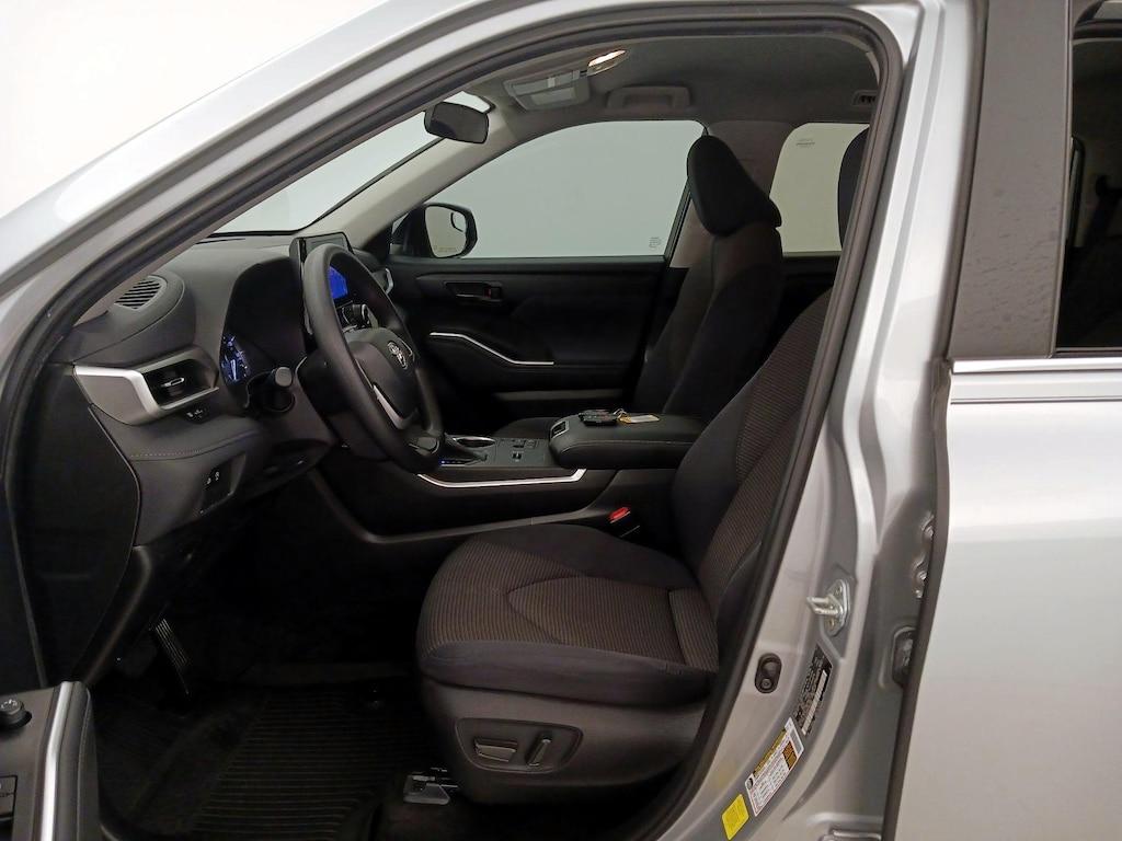 used 2023 Toyota Highlander car, priced at $32,998
