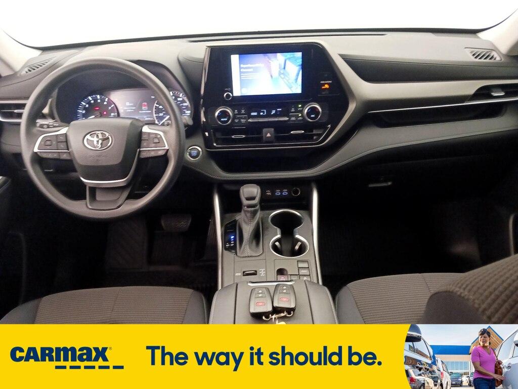 used 2023 Toyota Highlander car, priced at $32,998