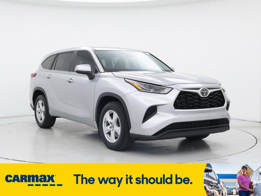 used 2023 Toyota Highlander car, priced at $32,998