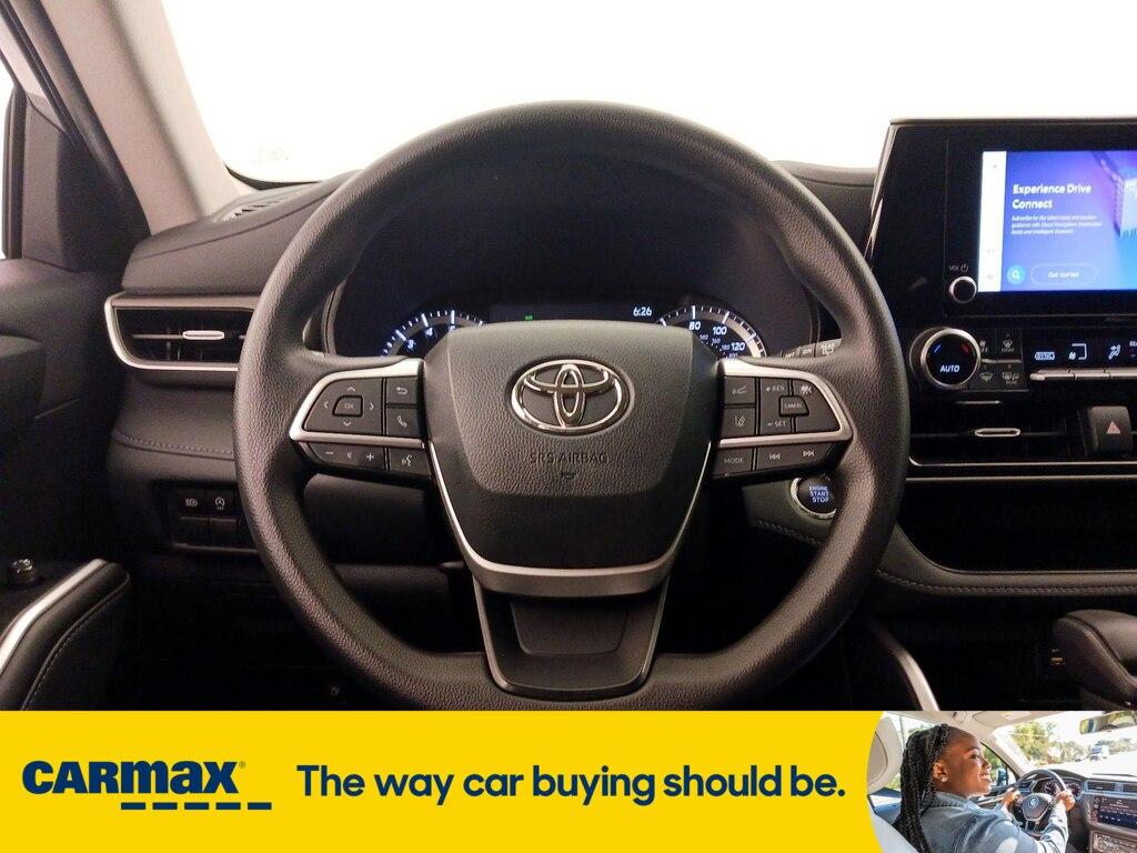 used 2023 Toyota Highlander car, priced at $32,998