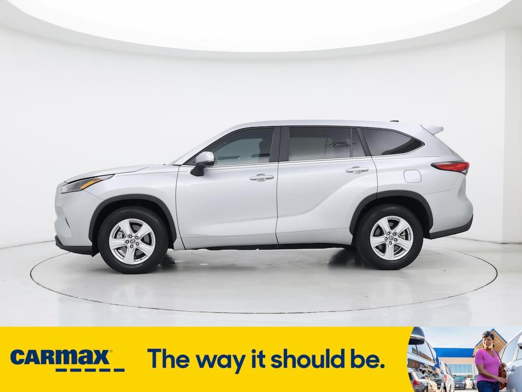 used 2023 Toyota Highlander car, priced at $32,998