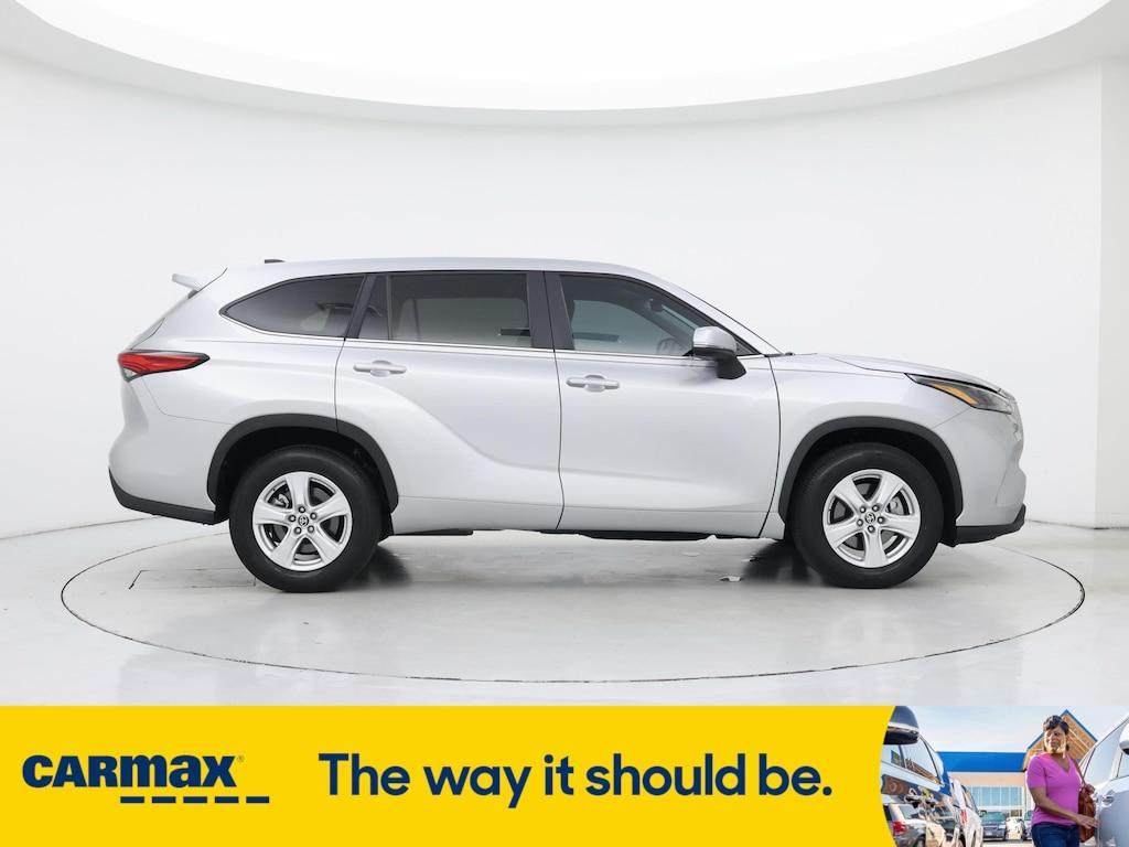 used 2023 Toyota Highlander car, priced at $32,998