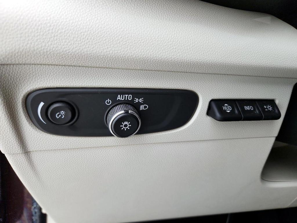 used 2023 Buick Envision car, priced at $33,998