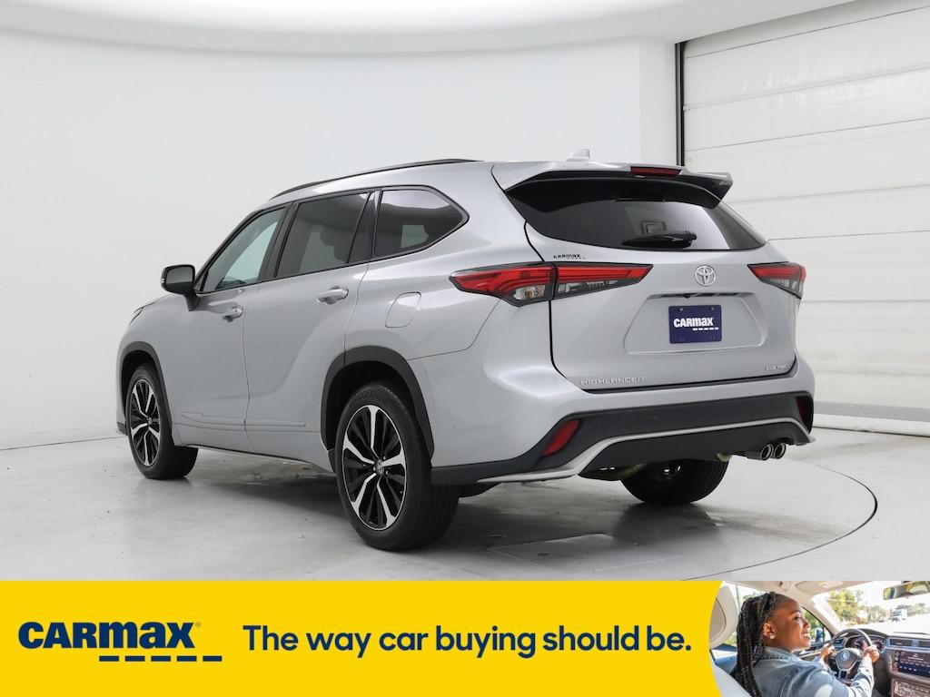 used 2021 Toyota Highlander car, priced at $40,998