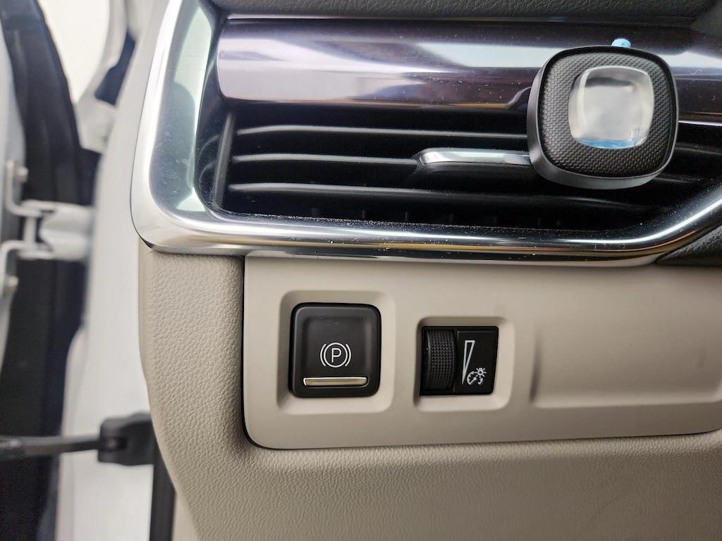 used 2023 Cadillac XT4 car, priced at $31,998
