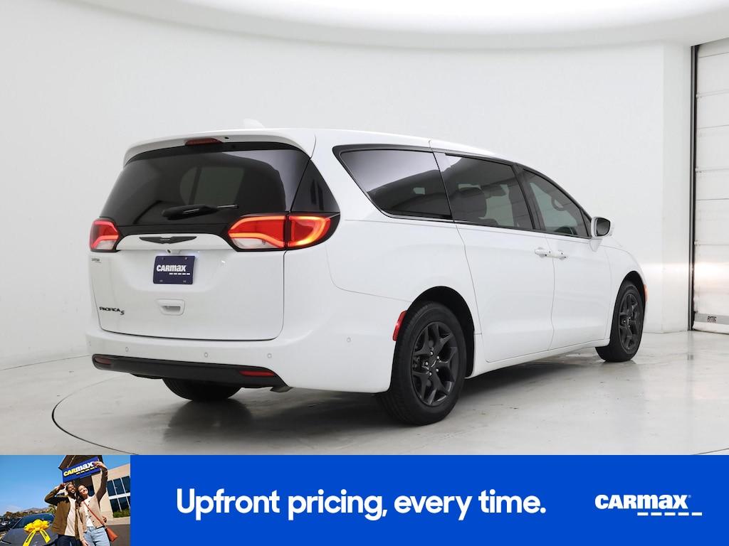 used 2020 Chrysler Pacifica car, priced at $29,998