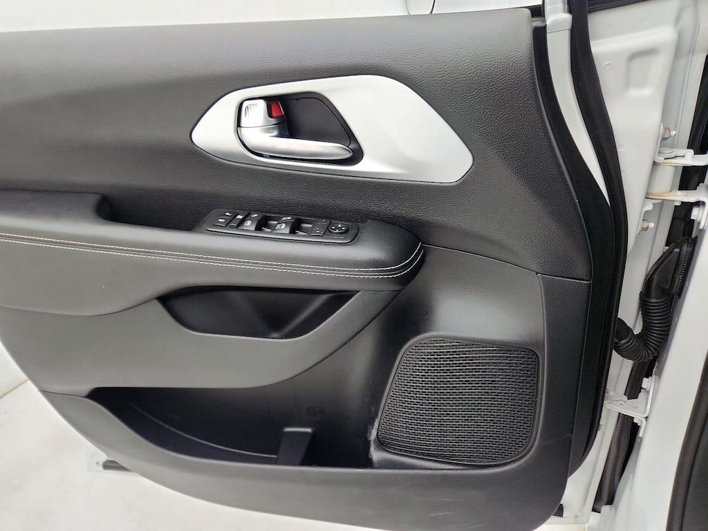 used 2020 Chrysler Pacifica car, priced at $29,998