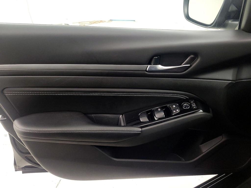 used 2023 Nissan Altima car, priced at $24,998