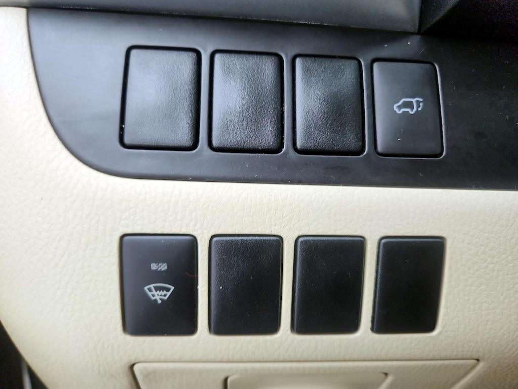 used 2016 Toyota Highlander car, priced at $25,998