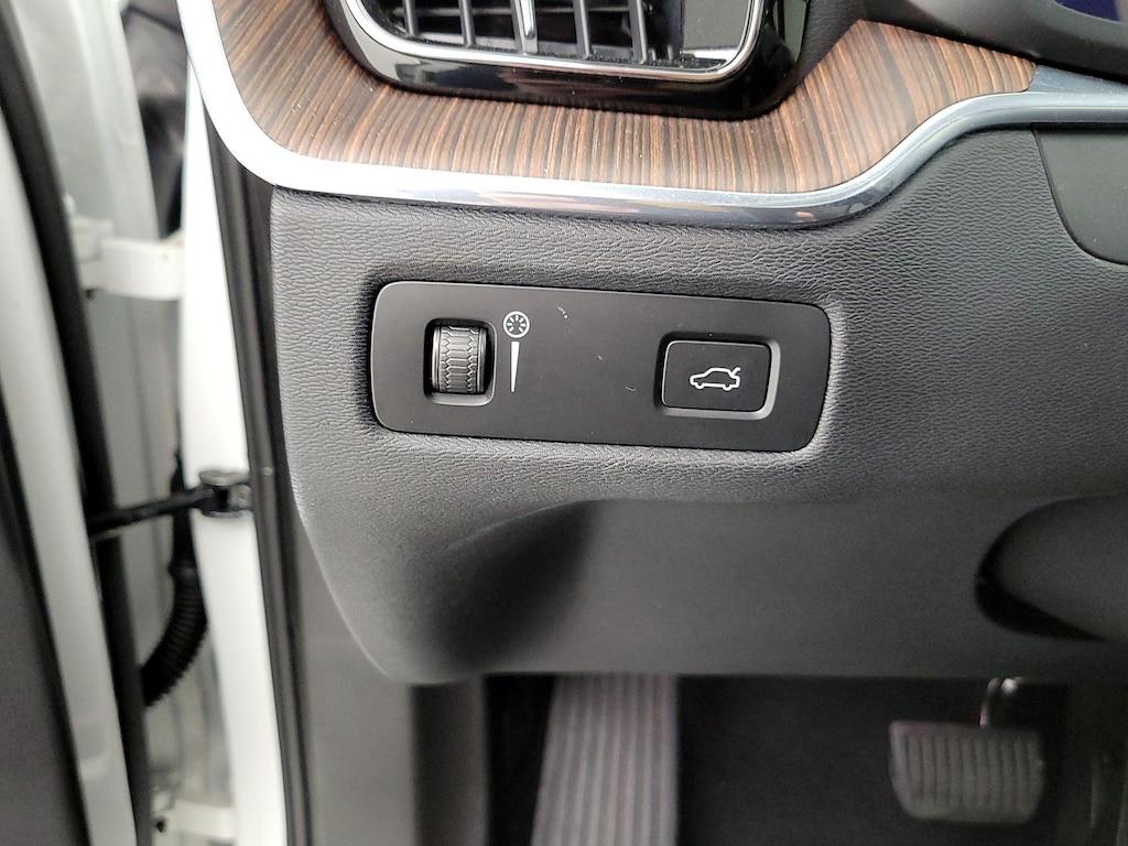 used 2022 Volvo XC60 car, priced at $30,998