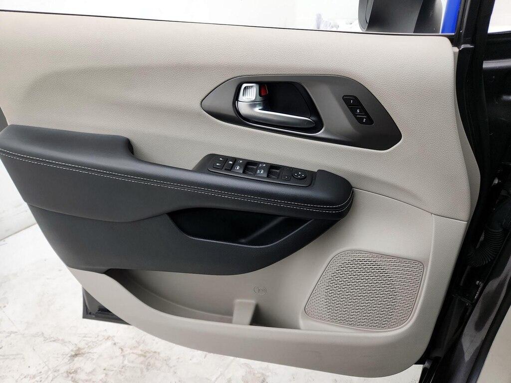 used 2023 Chrysler Pacifica car, priced at $26,998