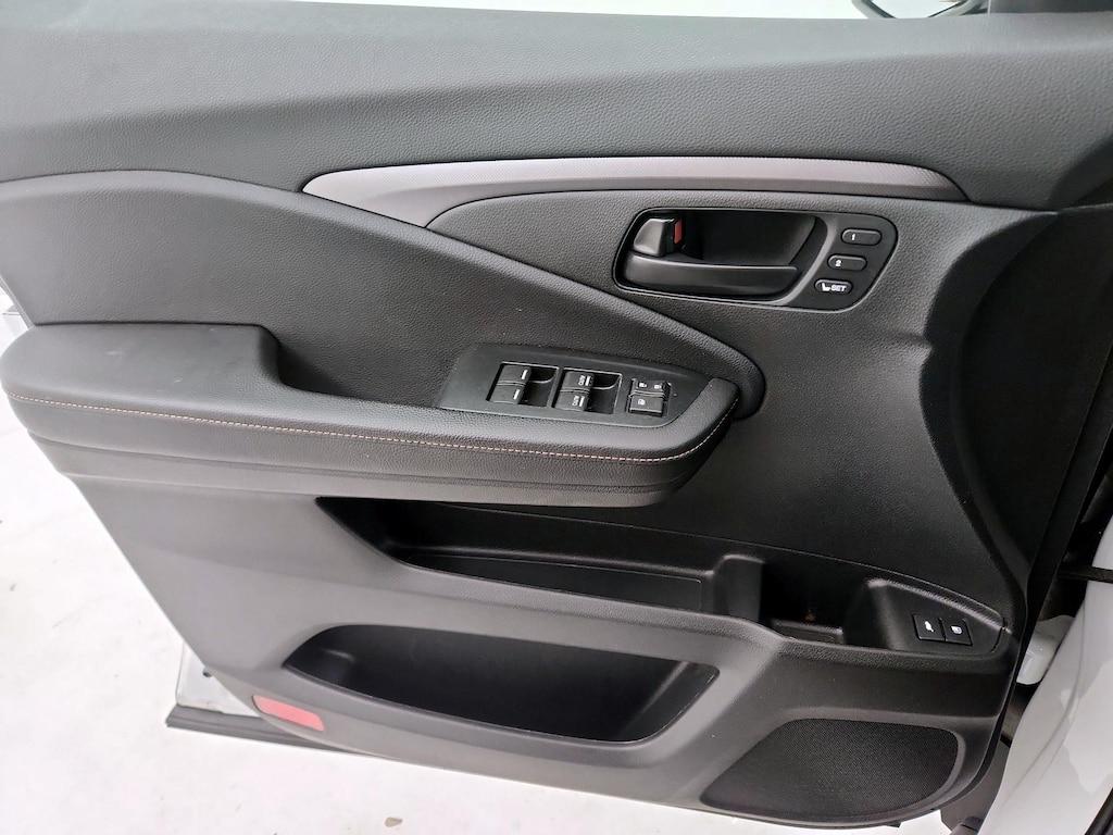 used 2022 Honda Pilot car, priced at $36,998
