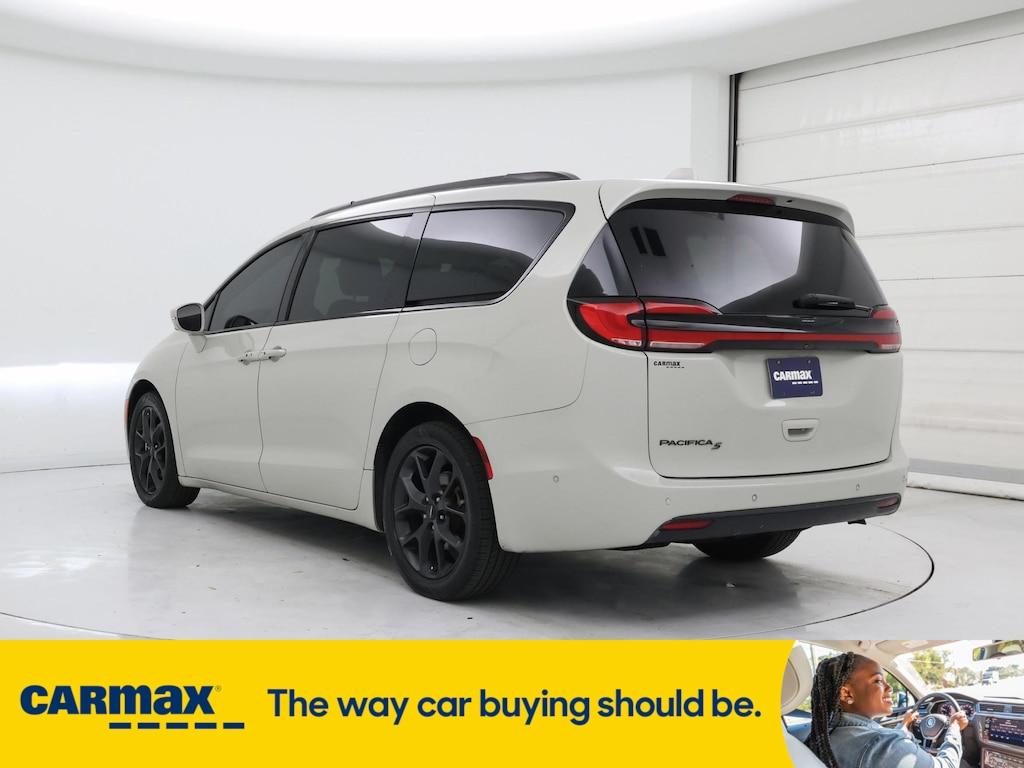 used 2021 Chrysler Pacifica car, priced at $25,998