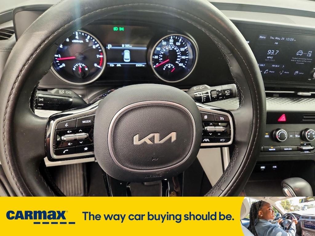 used 2024 Kia Carnival car, priced at $34,998