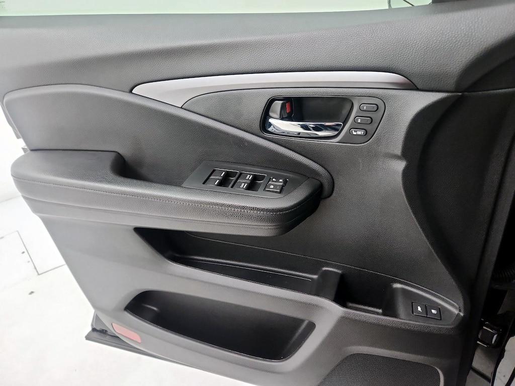 used 2022 Honda Pilot car, priced at $33,998