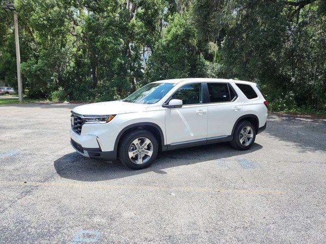 new 2025 Honda Pilot car, priced at $44,589