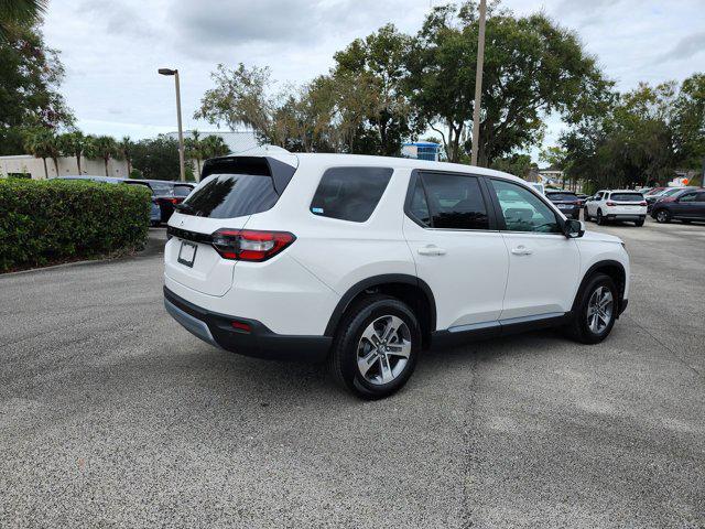 new 2025 Honda Pilot car, priced at $44,873