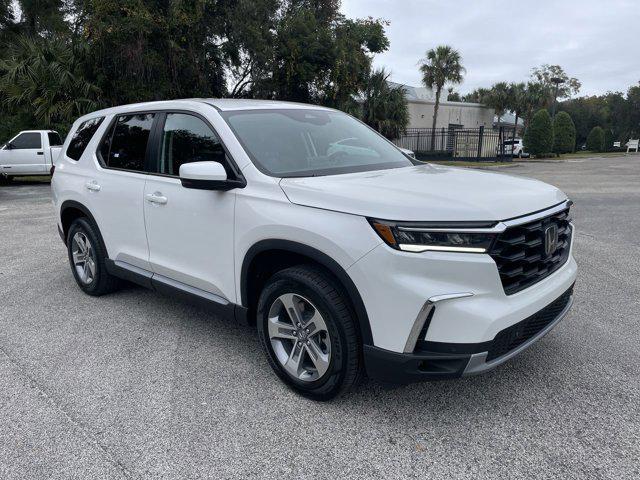 new 2025 Honda Pilot car, priced at $42,890