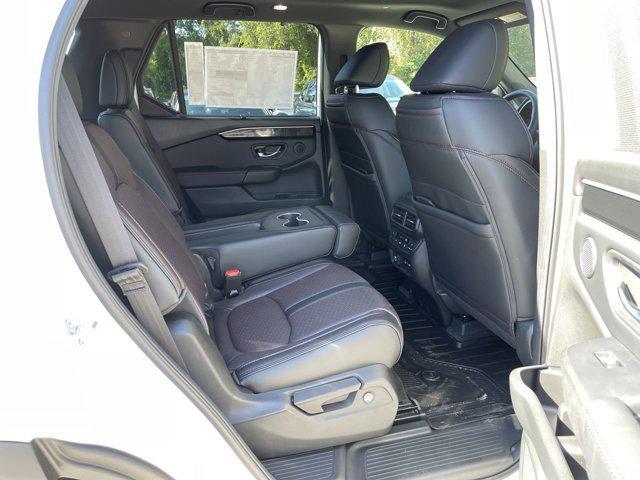 new 2025 Honda Pilot car, priced at $52,027