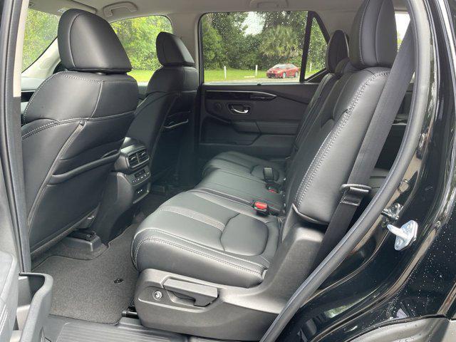 new 2025 Honda Pilot car, priced at $42,564
