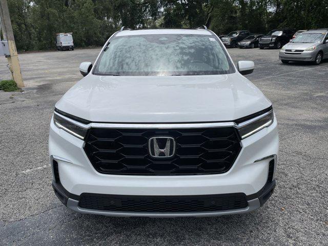 new 2025 Honda Pilot car, priced at $47,588