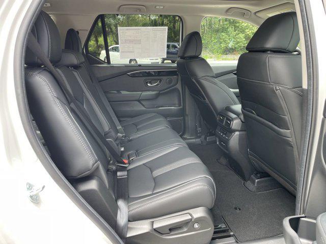 new 2025 Honda Pilot car, priced at $47,588