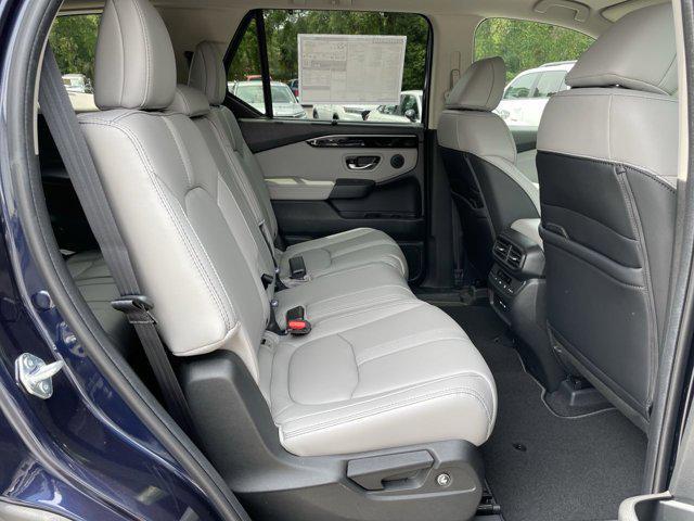new 2025 Honda Pilot car, priced at $47,822