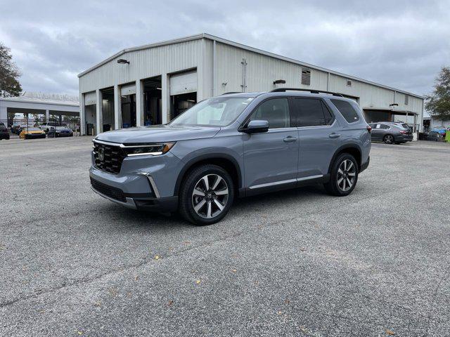 new 2025 Honda Pilot car, priced at $48,627