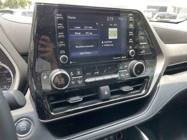 used 2022 Toyota Highlander car, priced at $36,599