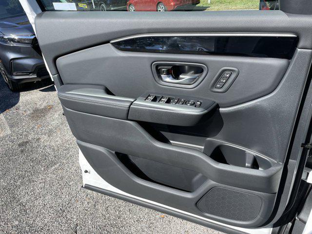 new 2025 Honda Pilot car, priced at $44,974