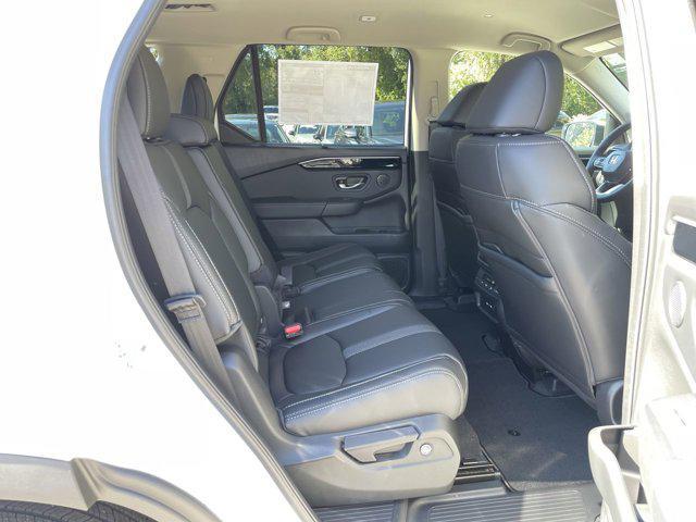 new 2025 Honda Pilot car, priced at $44,974