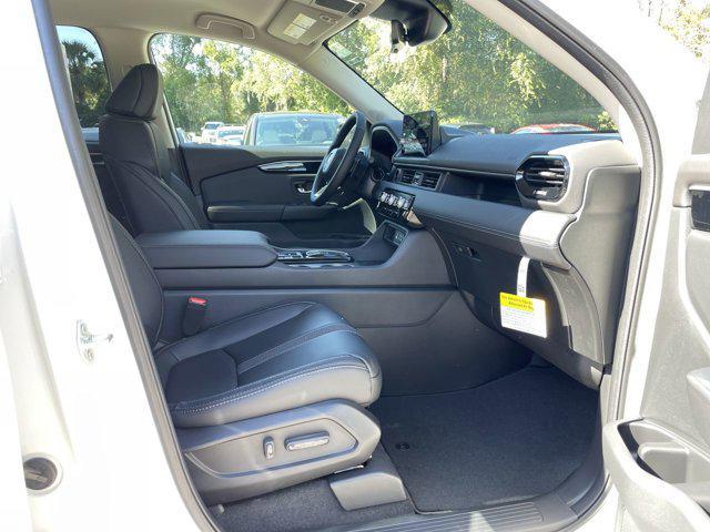 new 2025 Honda Pilot car, priced at $44,974