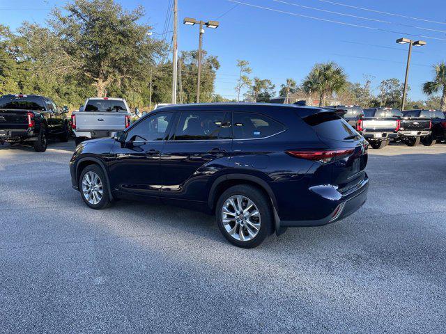 used 2021 Toyota Highlander Hybrid car, priced at $33,497