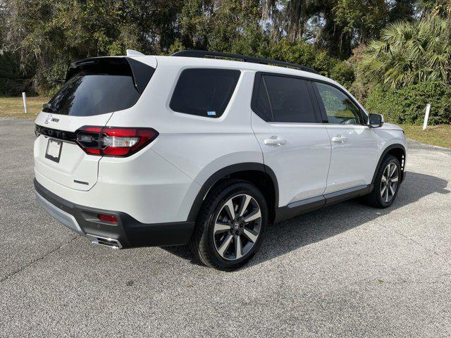 new 2025 Honda Pilot car, priced at $45,949