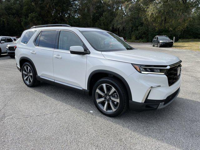 new 2025 Honda Pilot car, priced at $45,949