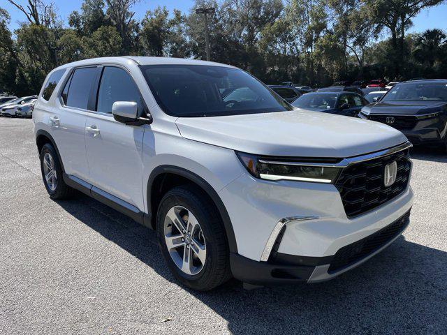 new 2025 Honda Pilot car, priced at $42,991