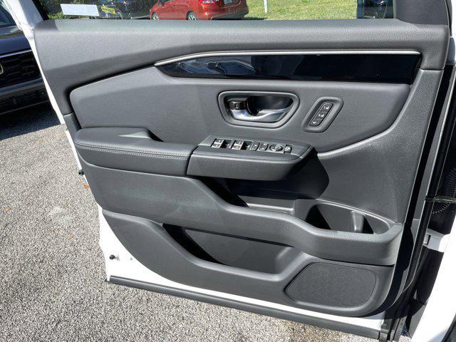 new 2025 Honda Pilot car, priced at $42,991