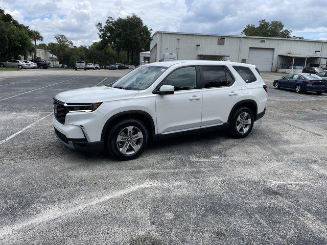 new 2025 Honda Pilot car, priced at $45,521