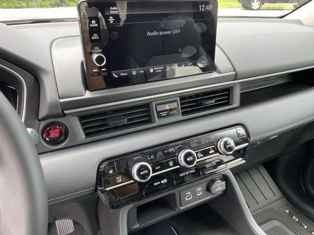 new 2025 Honda Pilot car, priced at $45,521