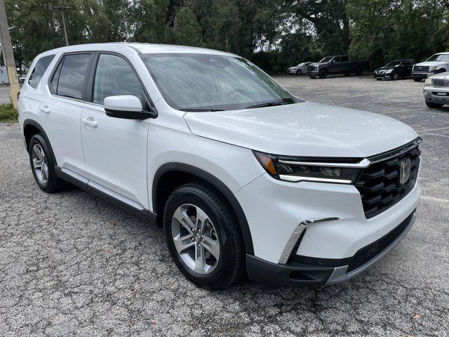 new 2025 Honda Pilot car, priced at $45,521