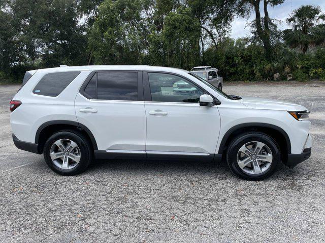 new 2025 Honda Pilot car, priced at $45,521