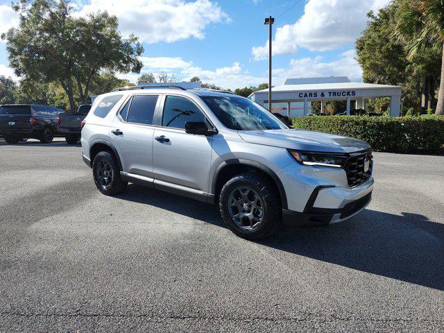 new 2025 Honda Pilot car, priced at $48,033