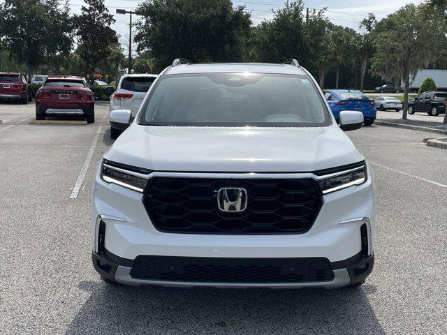 new 2025 Honda Pilot car, priced at $45,671