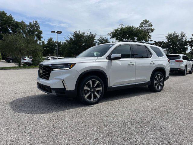 new 2025 Honda Pilot car, priced at $45,671