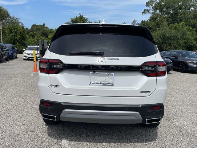 new 2025 Honda Pilot car, priced at $45,671